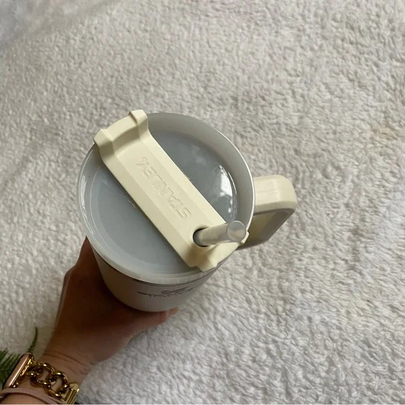 Stanley | adventure quencher travel tumbler 40 oz cup in cream - Picture 5 of 6